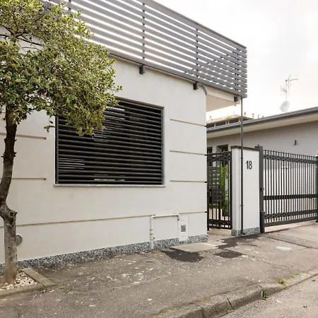 Apartment Dimora Elysium Vicino F1/ Ospedale San Gerardo Lissone